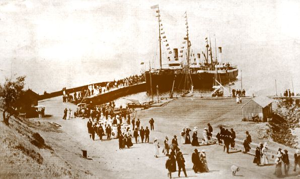 Steam Ship Edina-at-Mornington